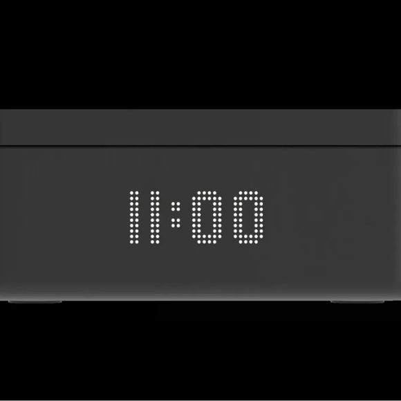 KEEP Intelligent Storage - Smart Biometric Lockbox Ai Technology - Retail $499 - Picture 5 of 6